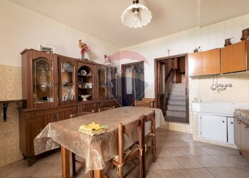 Sala da pranzo - Casa semi indipendente Contrada Villanova
 
3, Apiro - foto 2