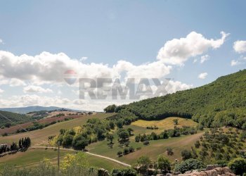Vista delle montagne - Terreno agricolo Contrada Villanova
 
3, Apiro - foto 1