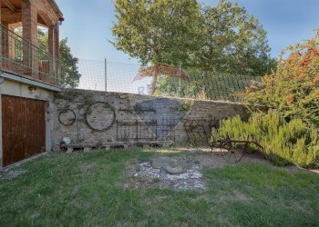 Giardino - Casa semi indipendente Via Rotorscio
 
16, Serra San Quirico - foto 10