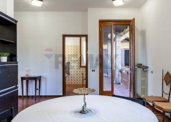 Sala da pranzo - Villa volta
 
41, Cassago Brianza - foto 42