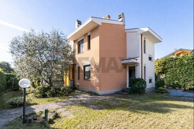 Casa all\'aperto - Villa via Giuseppe Verdi
 
10, Arcore - foto 2
