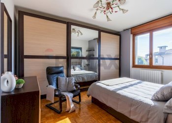 Camera / camera da letto - Villa via Giuseppe Verdi
 
10, Arcore - photo 54