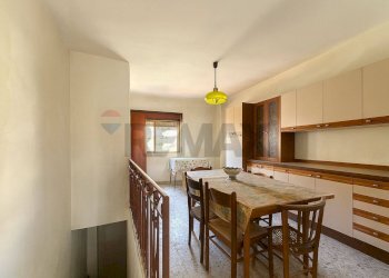 Sala da pranzo - Casa indipendente Via de napoli
 
1, Castiglione di Sicilia - foto 6