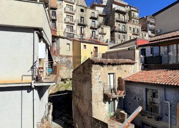 Edificio all\'aperto - Casa indipendente Via de napoli
 
1, Castiglione di Sicilia - foto 15