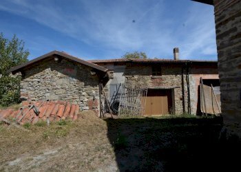 Casa all\'aperto - Semi-detached house Borgata Barbei
 
4, Camerana - photo 9