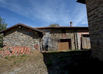 Casa all\'aperto - Semi-detached house Borgata Barbei
 
4, Camerana - photo 10