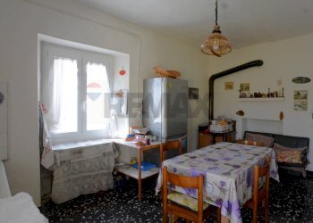 Sala da pranzo - Semi-detached house Borgata Barbei
 
4, Camerana - photo 18