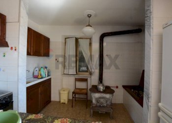 Cucina - Semi-detached house Borgata Barbei
 
4, Camerana - photo 21