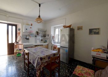 Cucina - Semi-detached house Borgata Barbei
 
4, Camerana - photo 22
