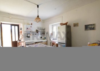 Cucina - Semi-detached house Borgata Barbei
 
4, Camerana - photo 25