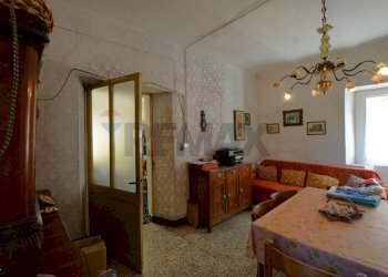 Sala da pranzo - Semi-detached house Borgata Barbei
 
4, Camerana - photo 26