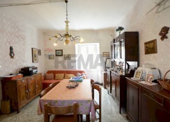 Sala da pranzo - Semi-detached house Borgata Barbei
 
4, Camerana - photo 31