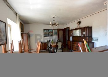 Sala da pranzo - Semi-detached house Borgata Barbei
 
4, Camerana - photo 54