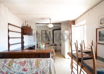 Sala da pranzo - Semi-detached house Borgata Barbei
 
4, Camerana - photo 55