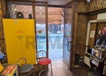 Soggiorno - Attività Commerciale Via Carlo Mayr
76, Ferrara - foto 6