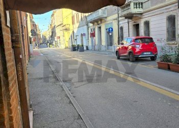 Edificio all\'aperto - Attività Commerciale Via Carlo Mayr
76, Ferrara - foto 7
