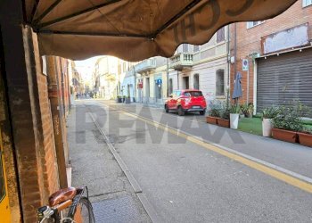 Edificio all\'aperto - Attività Commerciale Via Carlo Mayr
76, Ferrara - foto 8