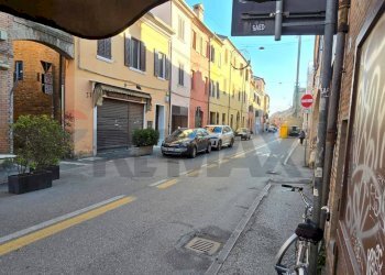 Edificio all\'aperto - Attività Commerciale Via Carlo Mayr
76, Ferrara - foto 9