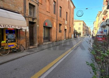 Edificio all\'aperto - Attività Commerciale Via Carlo Mayr
76, Ferrara - foto 12