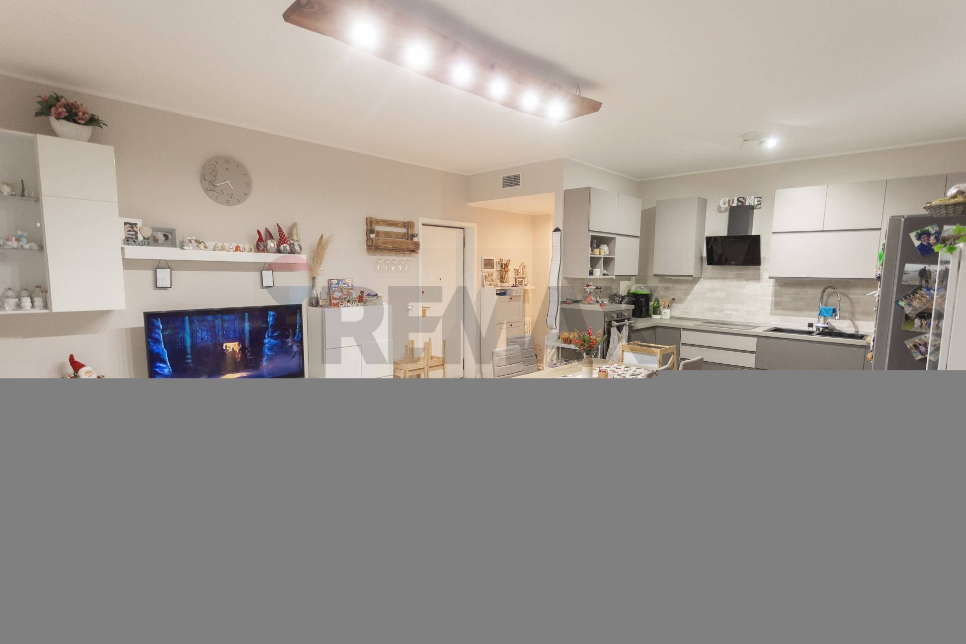 Sala da pranzo - Three-room apartment Via Tibullo Albio
 
4, Parma - photo 1