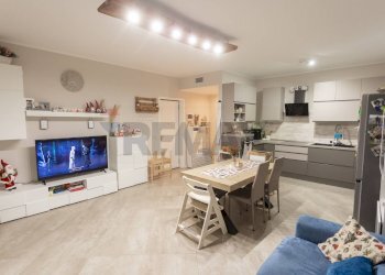 Sala da pranzo - Trilocale Via Tibullo Albio
 
4, Parma - foto 6