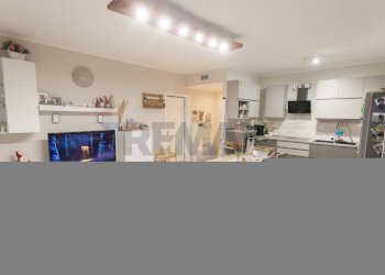 Sala da pranzo - Trilocale Via Tibullo Albio
 
4, Parma - foto 1