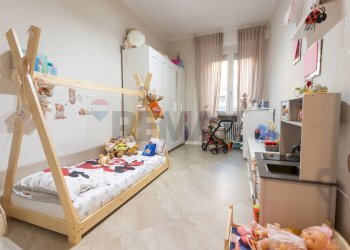 Camera / camera da letto - Trilocale Via Tibullo Albio
 
4, Parma - foto 14