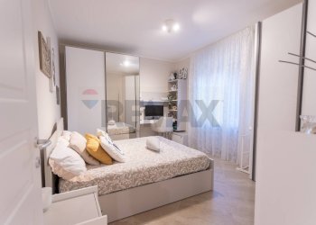 Camera / camera da letto - Trilocale Via Tibullo Albio
 
4, Parma - foto 17