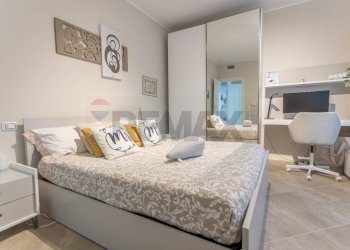 Camera / camera da letto - Trilocale Via Tibullo Albio
 
4, Parma - foto 19