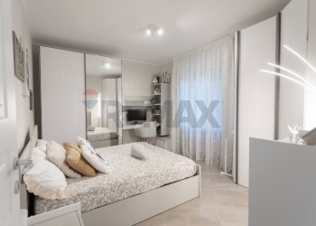 Camera / camera da letto - Trilocale Via Tibullo Albio
 
4, Parma - foto 21