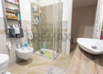 Bagno - Trilocale Via Tibullo Albio
 
4, Parma - foto 25