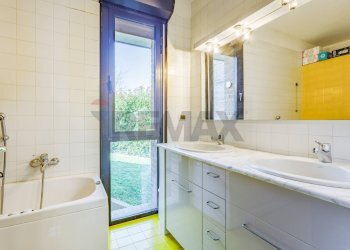 Bagno - Villa Via Alessandro Minuziano
 
15, Parma - foto 34