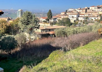 Edificio all\'aperto - Terreno edificabile Via San Vito
snc, Fragneto Monforte - foto 4