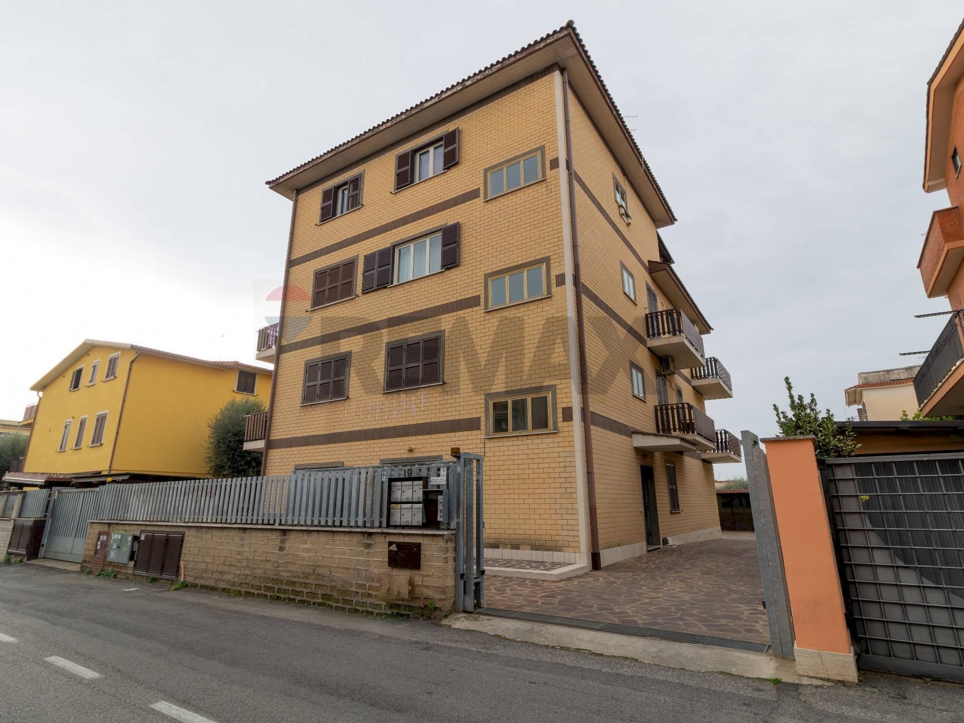Edificio all\'aperto - Quadrilocale Via Licata
 
19, Roma - foto 1