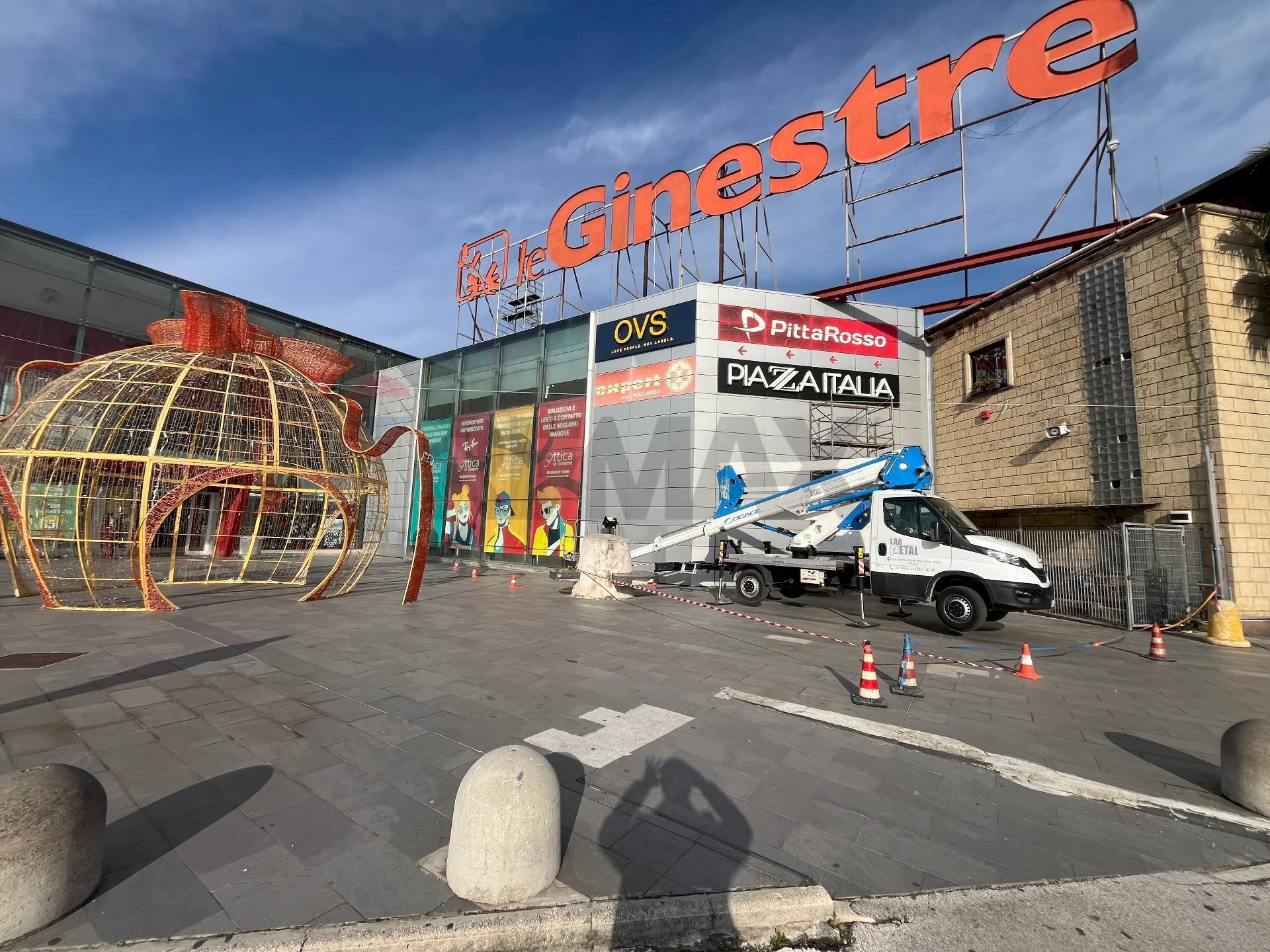 Edificio all\'aperto - Negozio Viale Michelangelo
 
snc, Volla - foto 1