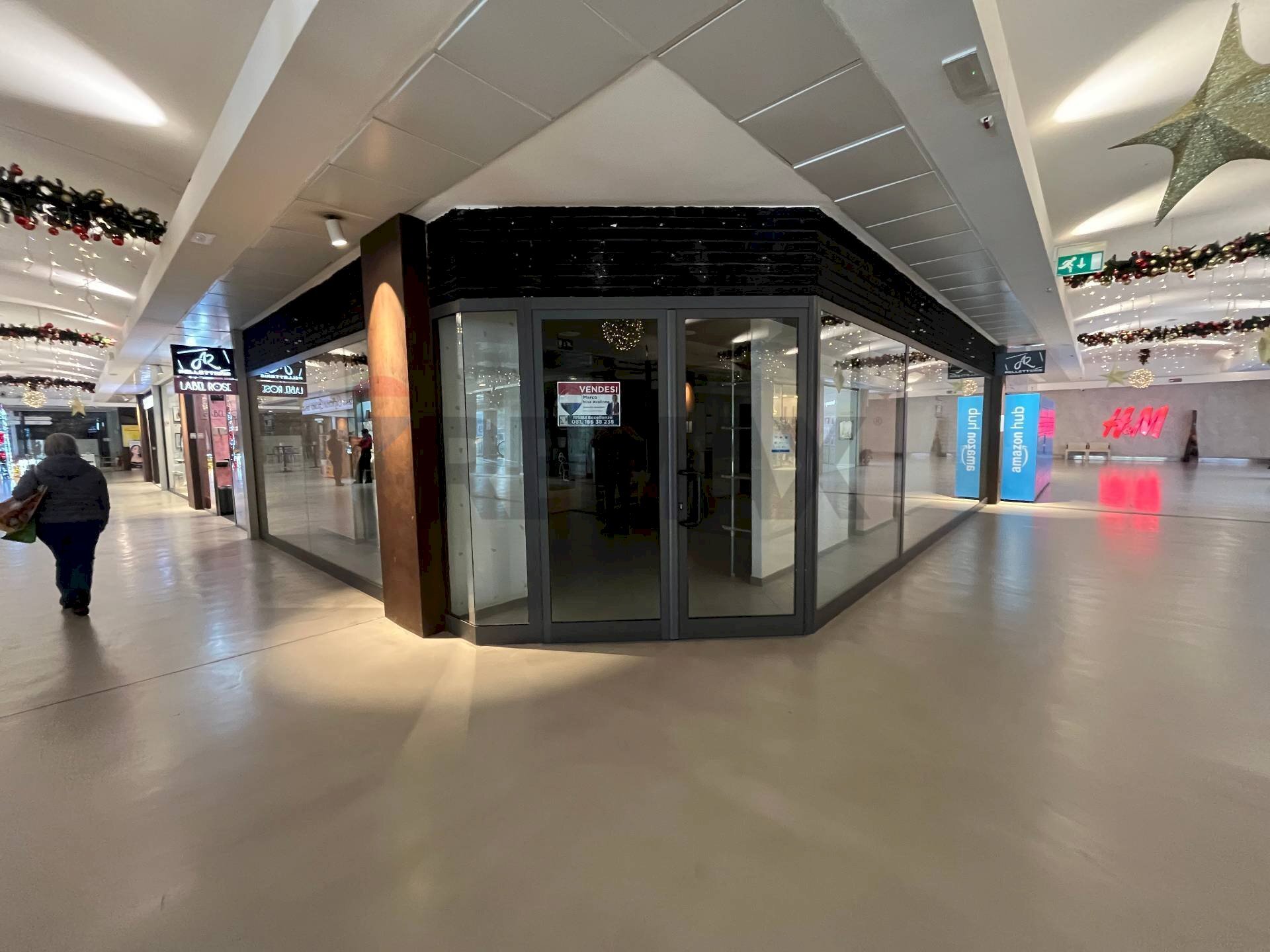 Ricezione / Lobby - Negozio Viale Michelangelo
 
snc, Volla - foto 2