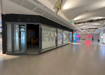 Ricezione / Lobby - Negozio Viale Michelangelo
 
snc, Volla - foto 5