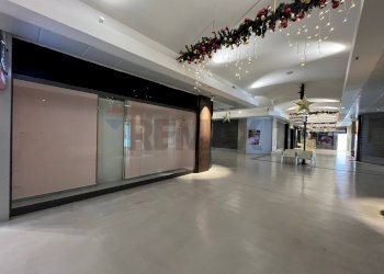 Ricezione / Lobby - Negozio Viale Michelangelo
 
snc, Volla - foto 8