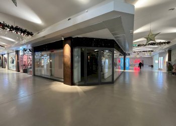 Ricezione / Lobby - Negozio Viale Michelangelo
 
snc, Volla - foto 10