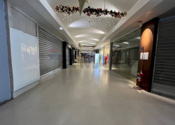 Ricezione / Lobby - Negozio Viale Michelangelo
 
snc, Volla - foto 23