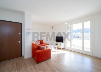 Soggiorno - Trilocale Via Degli Alpini
 
2, Vetto - foto 4