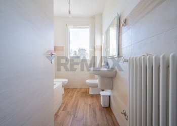 Bagno - Trilocale Via Degli Alpini
 
2, Vetto - foto 24