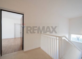 Hall / corridoio - Trilocale Via Degli Alpini
 
2, Vetto - foto 2