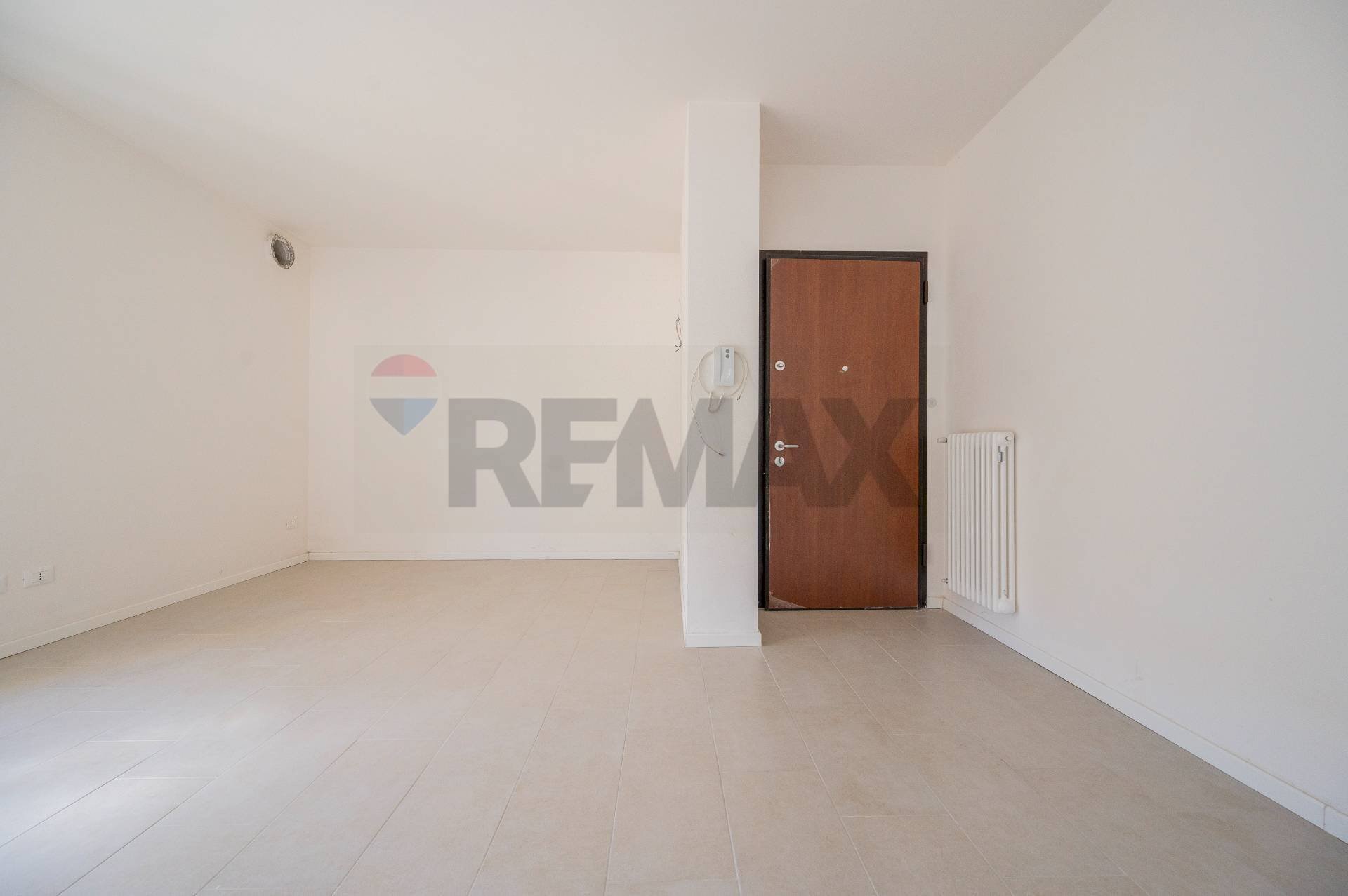 Stanza vuota - Trilocale Via Degli Alpini
 
2, Vetto - foto 3