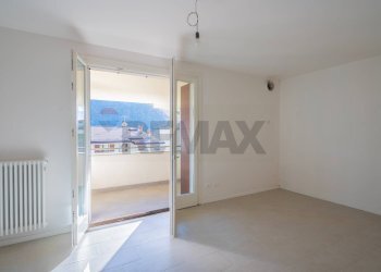 Stanza vuota - Trilocale Via Degli Alpini
 
2, Vetto - foto 5