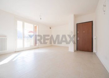 Stanza vuota - Trilocale Via Degli Alpini
 
2, Vetto - foto 1