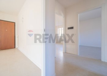 Hall / corridoio - Trilocale Via Degli Alpini
 
2, Vetto - foto 7