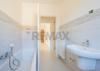 Bagno - Trilocale Via Degli Alpini
 
2, Vetto - foto 10