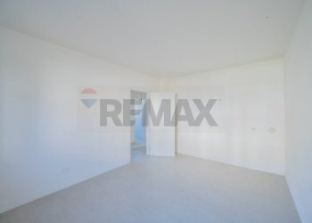 Stanza vuota - Trilocale Via Degli Alpini
 
2, Vetto - foto 16