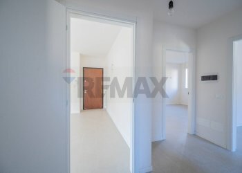 Hall / corridoio - Trilocale Via Degli Alpini
 
2, Vetto - foto 19